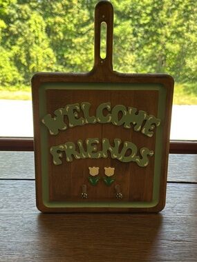 Cottage Welcome Friends Wooden Wall Decor